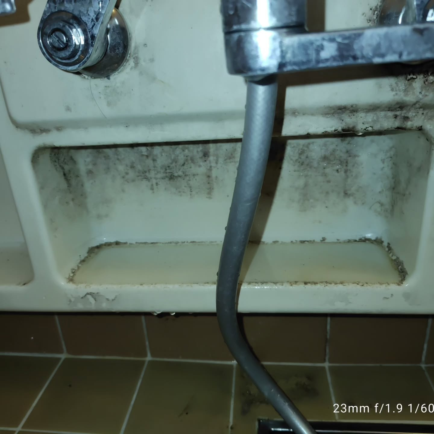 久しぶりに水回りの清掃を行いました。