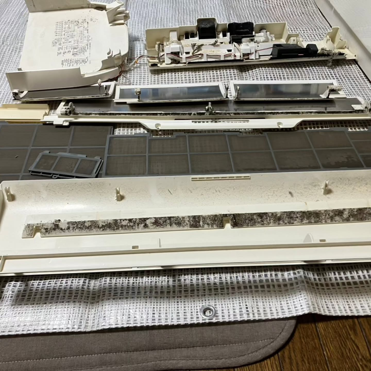 エアコン、しっかりお手入れしました。