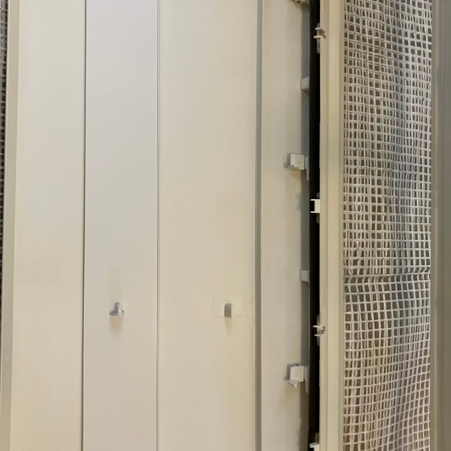 エアコンが効かないと夏を乗り切るのが大変ですね。