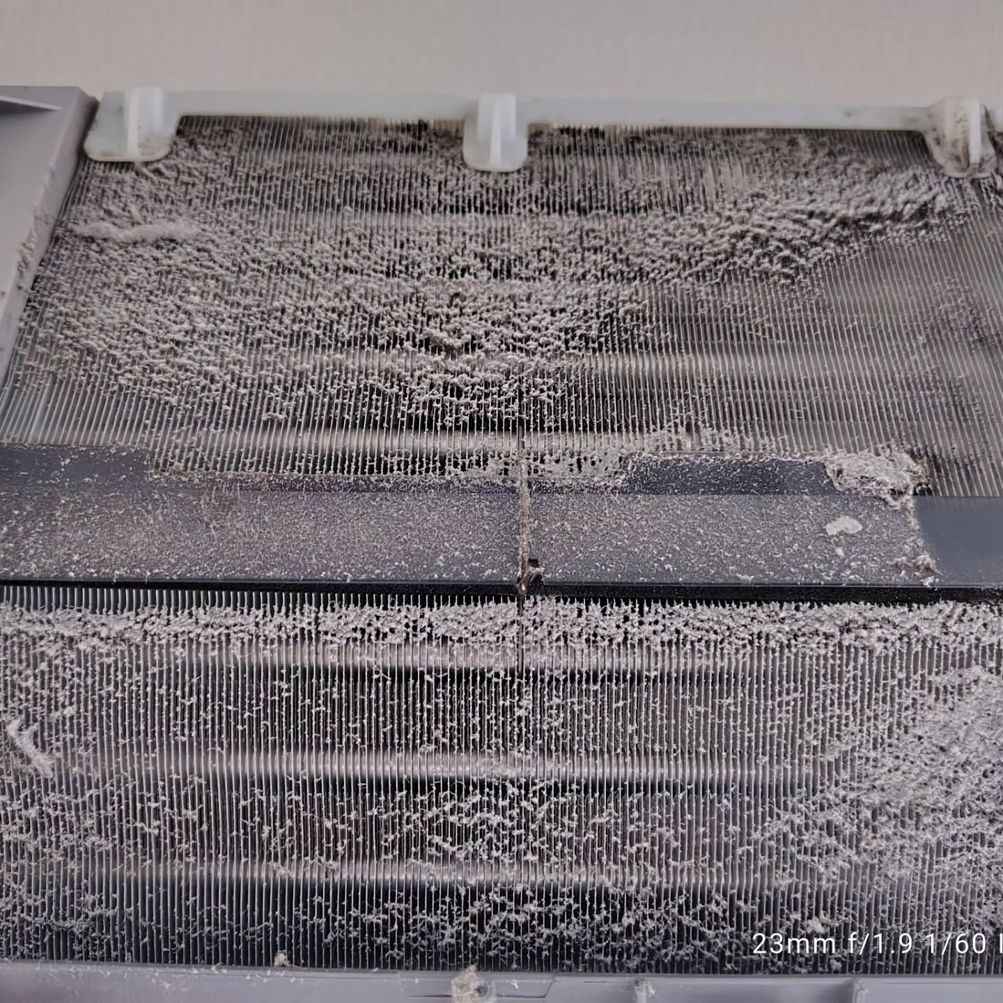 黒カビや悪臭、エアコンの水漏れや動作トラブル…。