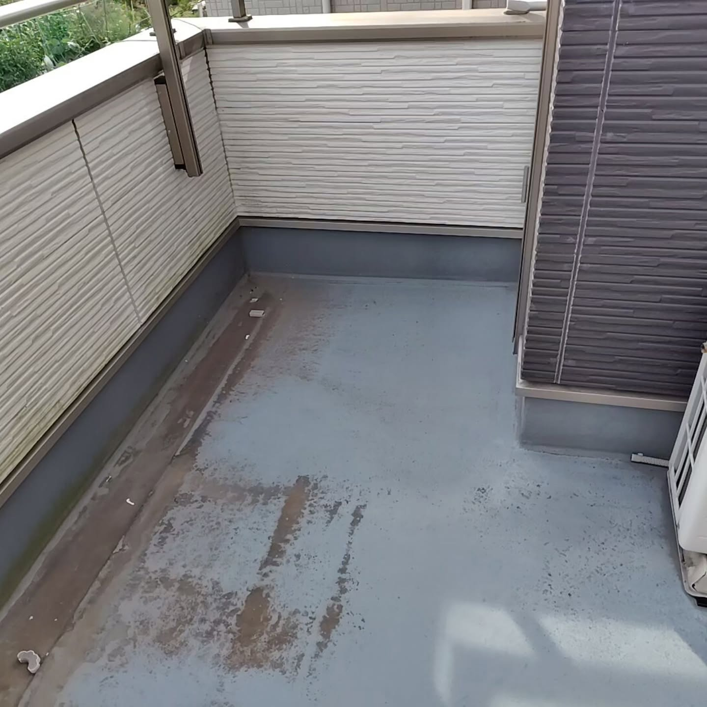 ベランダの清掃を再びご依頼いただき、とても嬉しいです。