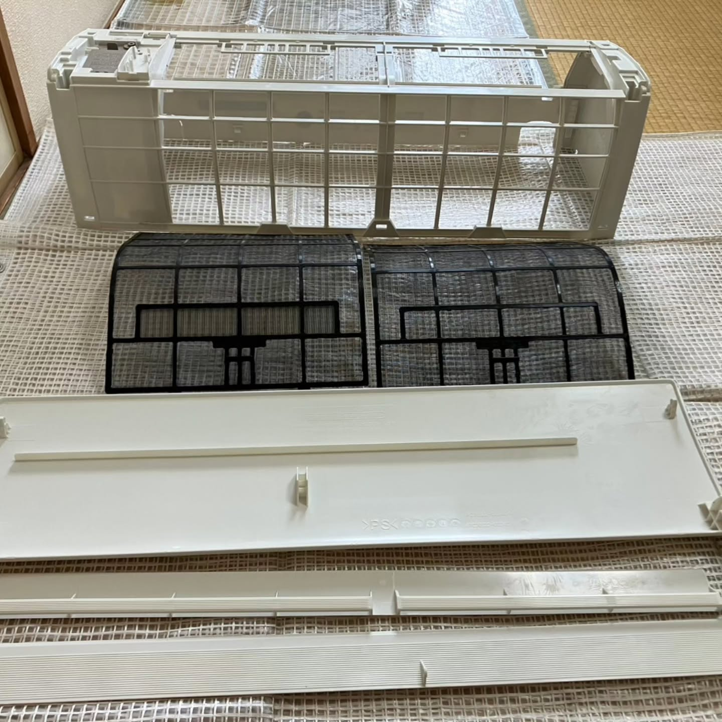エアコンが見た目には綺麗でも、内部には目に見えない汚れが潜ん...
