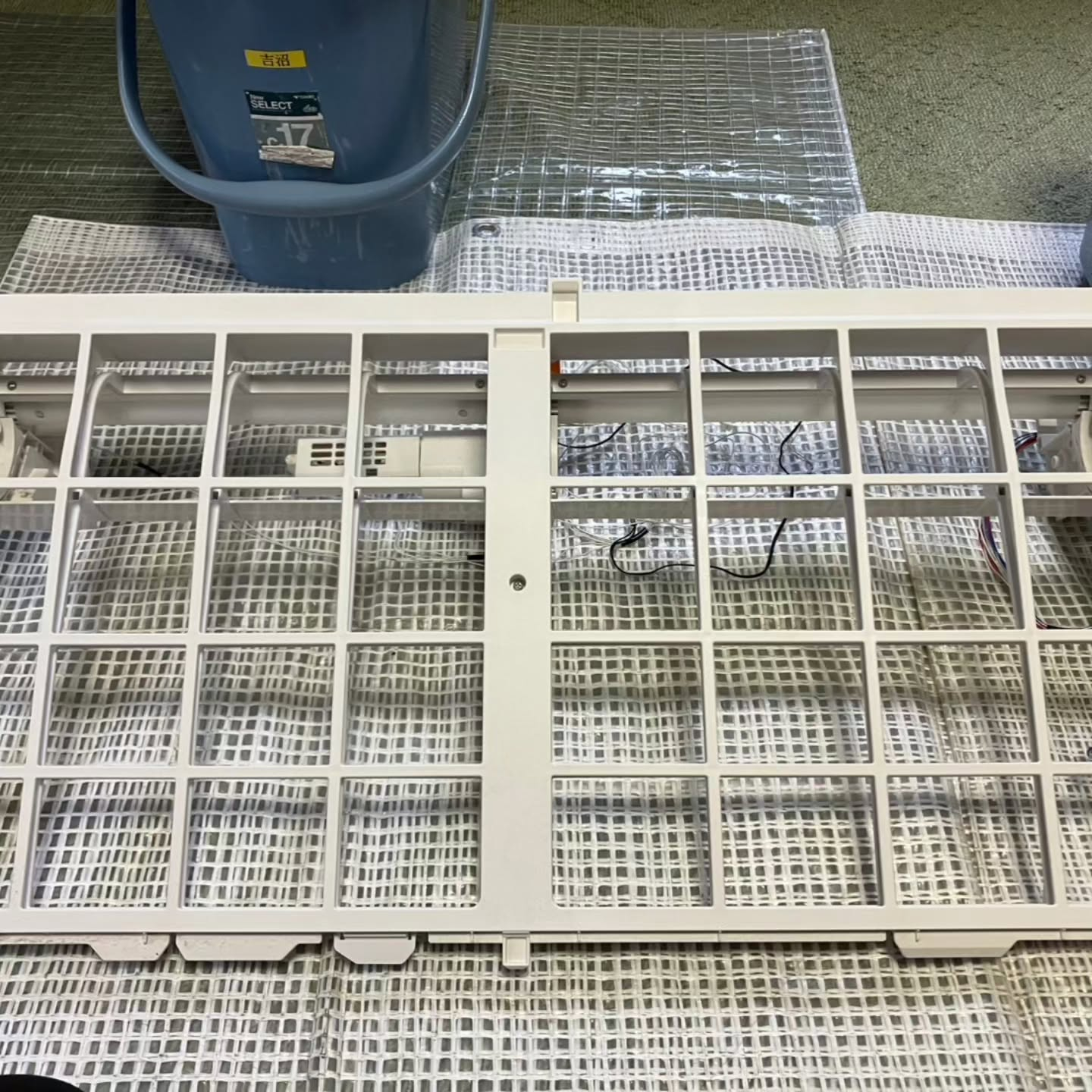 お掃除機能付きのエアコンは、フィルターの自動清掃を目的として...