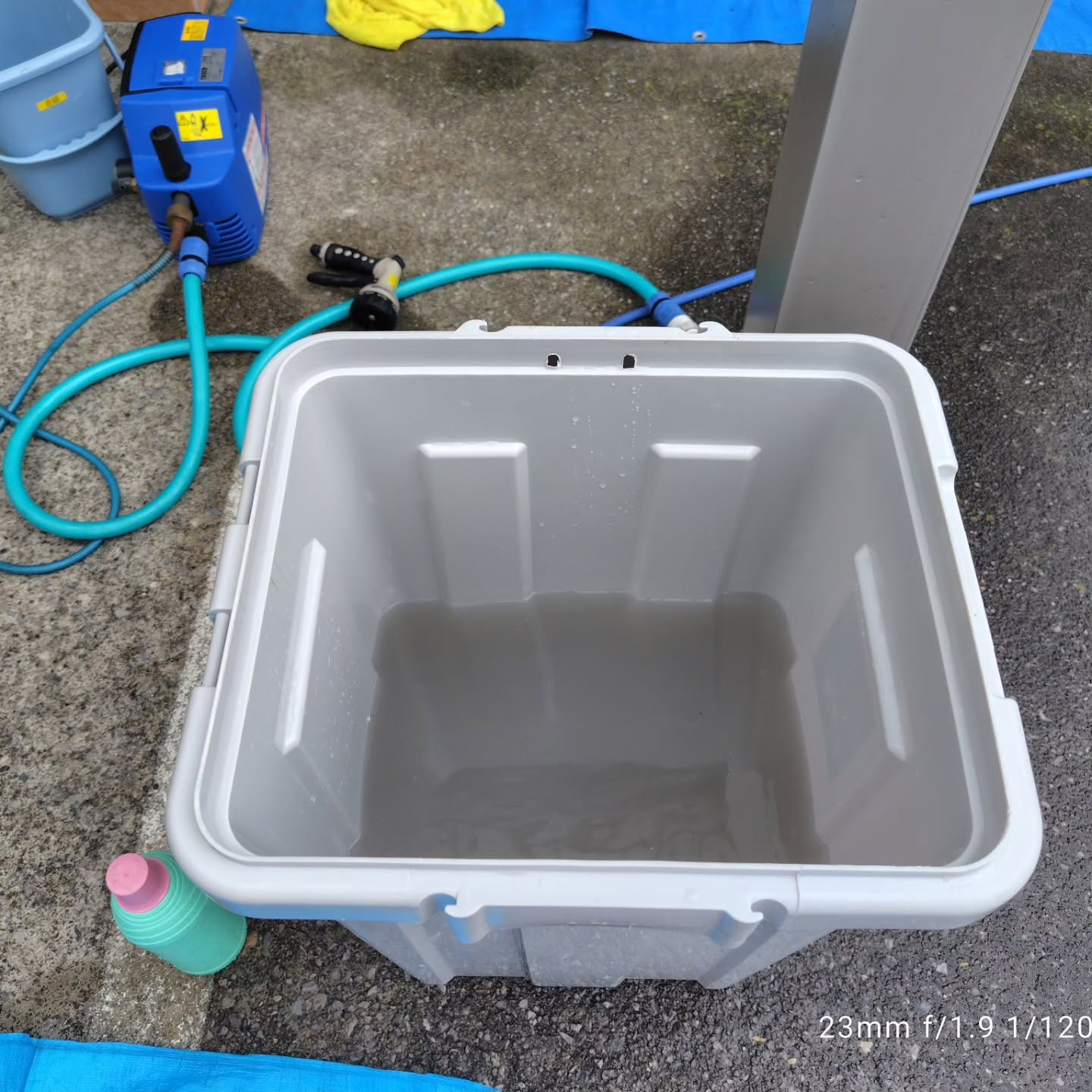 エアコンの匂いが気になるお客様のために、天井埋め込み型エアコ...