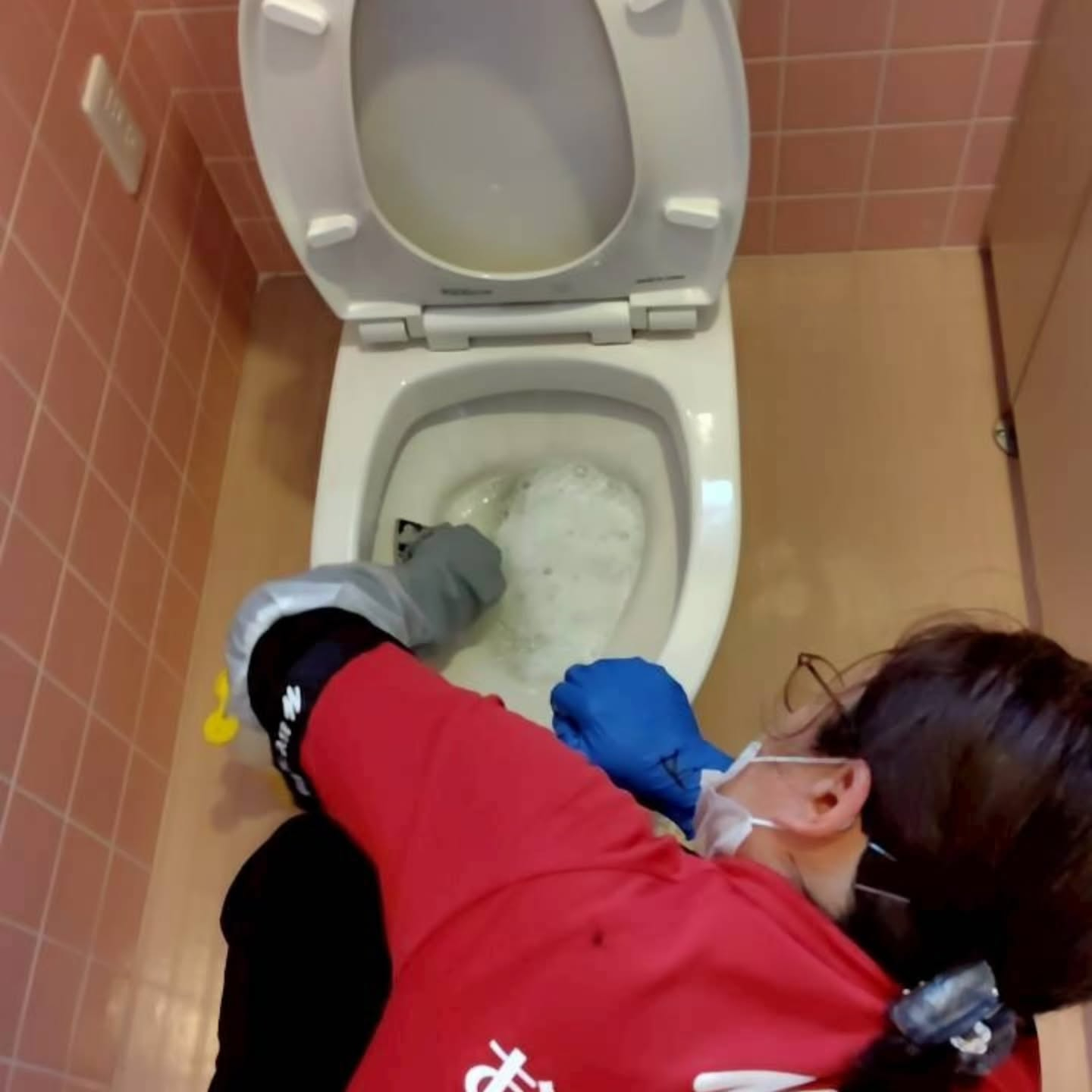 本日は大規模な現場のお掃除を、おそうじ革命の素晴らしい仲間た...