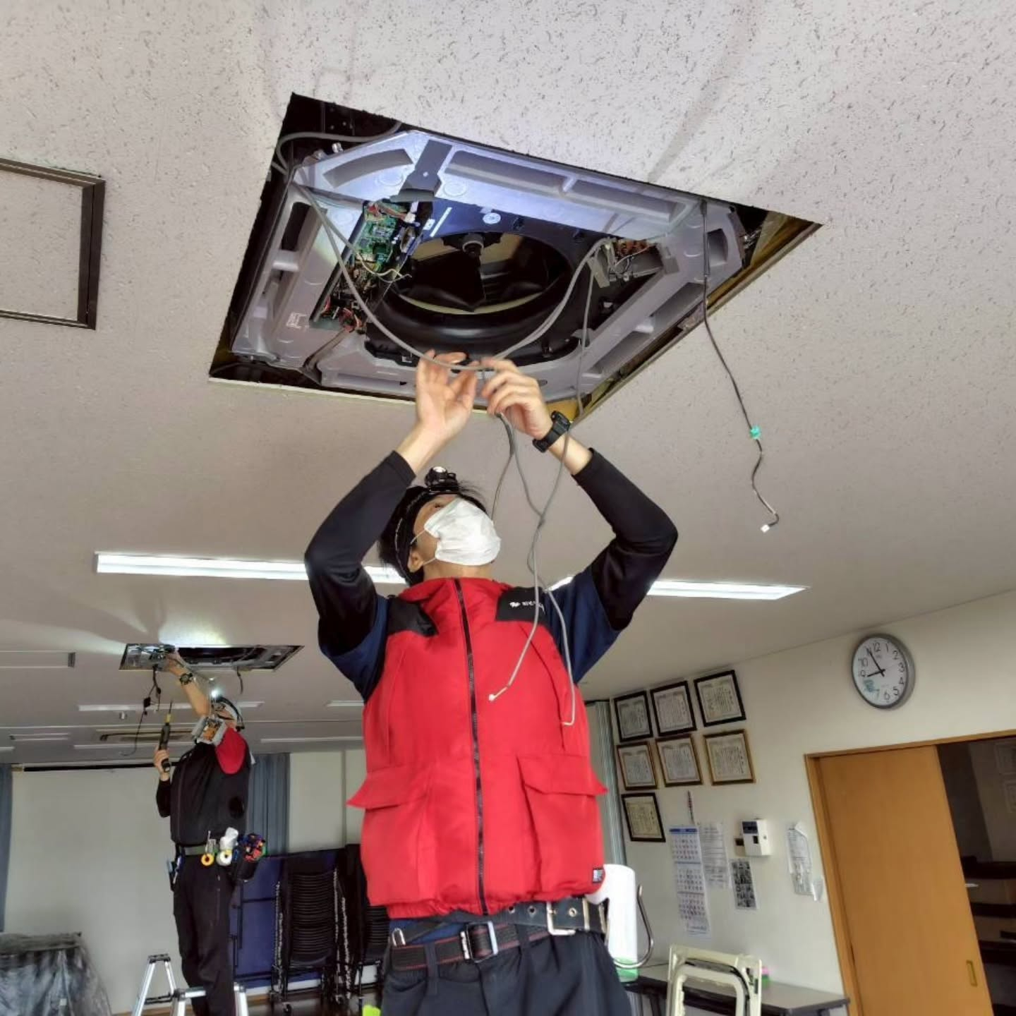 本日は大規模な現場のお掃除を、おそうじ革命の素晴らしい仲間た...