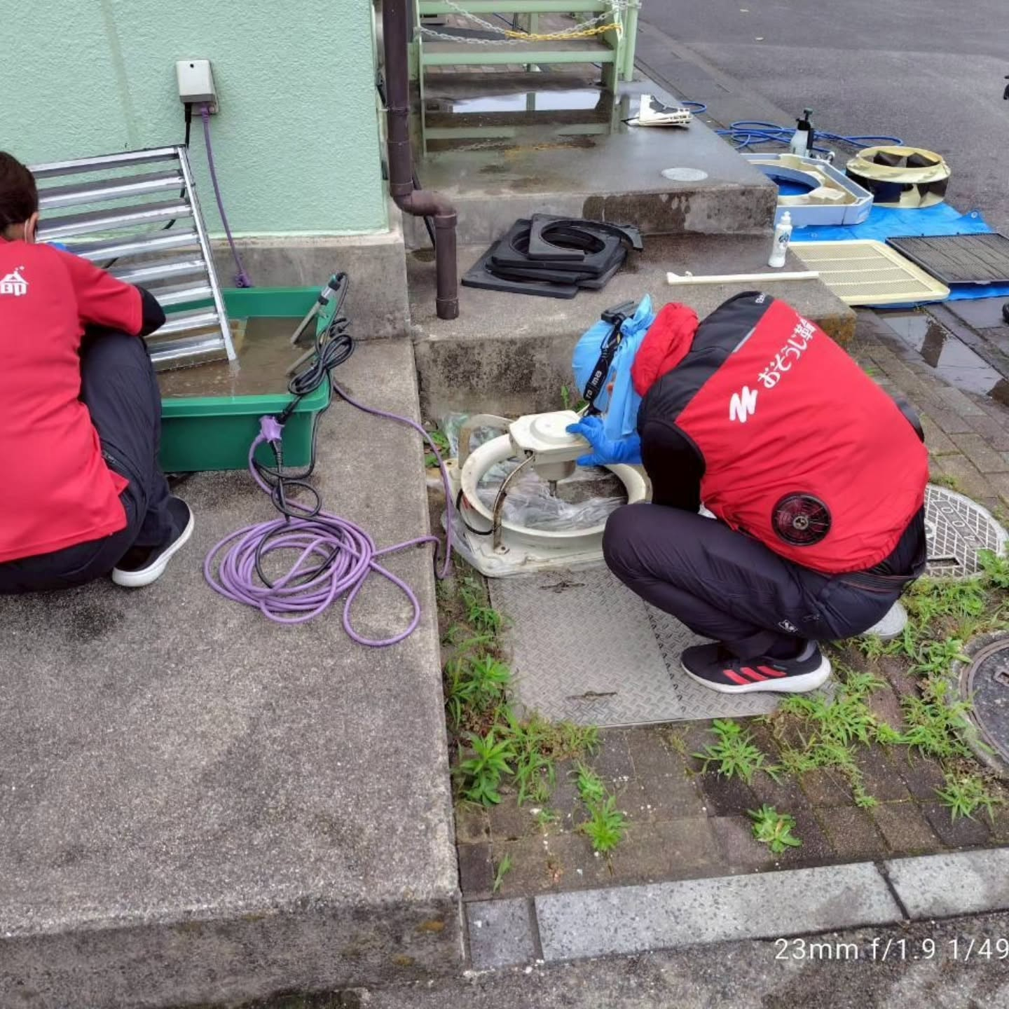本日は大規模な現場のお掃除を、おそうじ革命の素晴らしい仲間た...