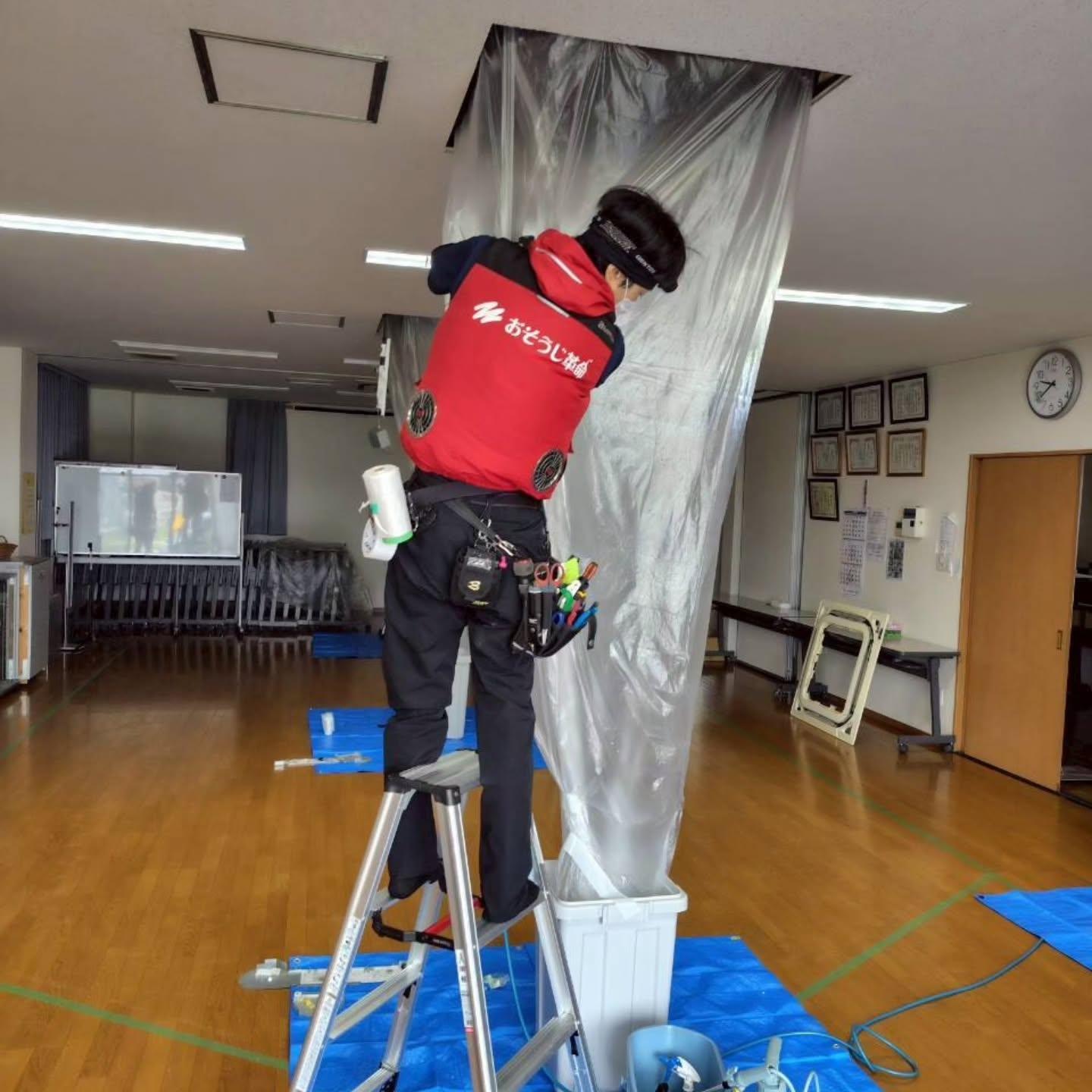 本日は大規模な現場のお掃除を、おそうじ革命の素晴らしい仲間た...