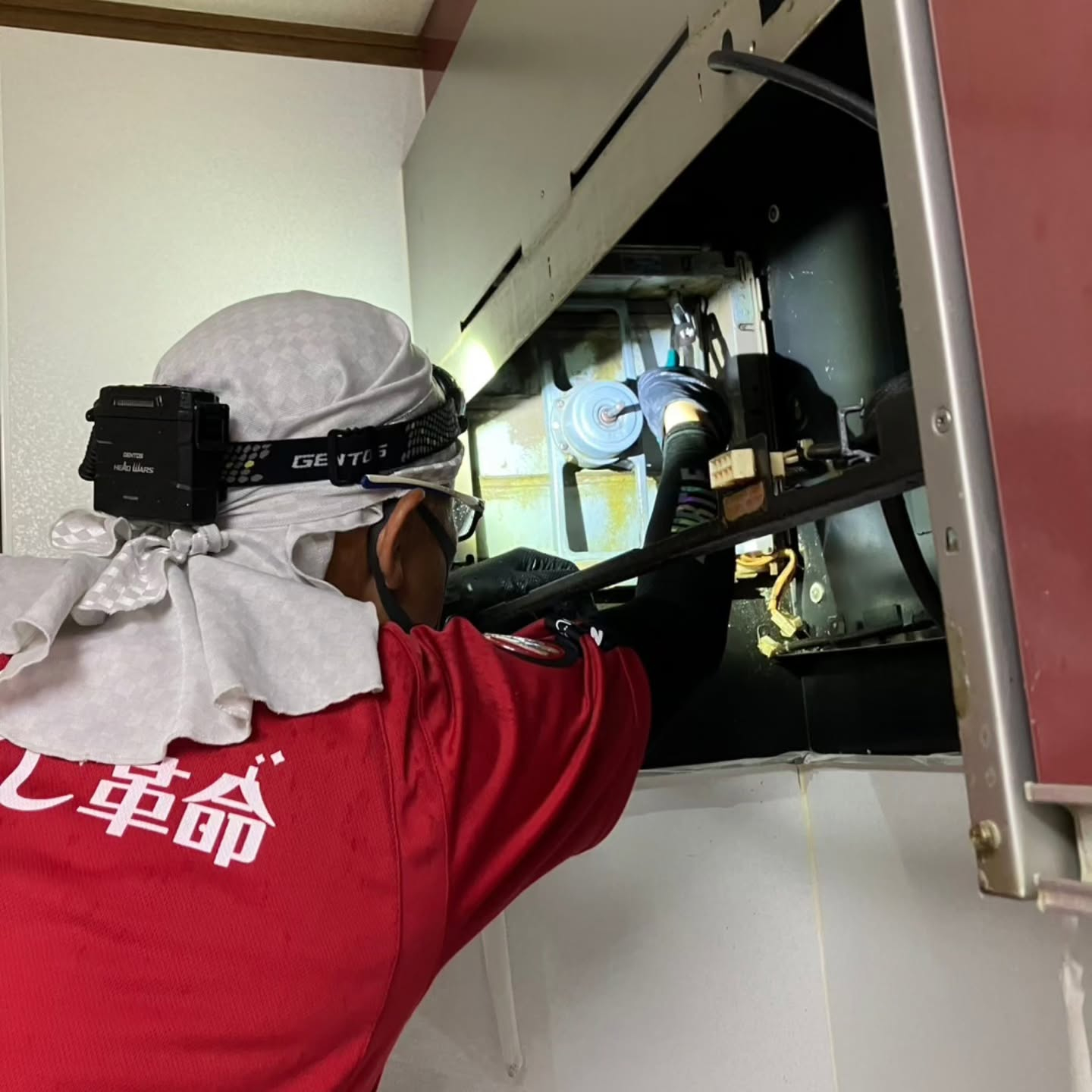 レンジフードのクリーニングのご依頼をいただきました。