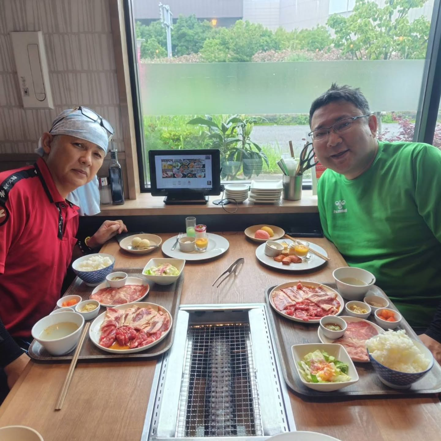 仕事を無事に終えた後、田中さんと一緒にリラックスできる時間を...