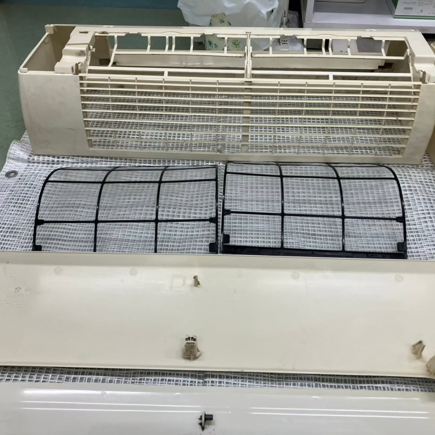 エアコン清掃、夜間対応致します。
