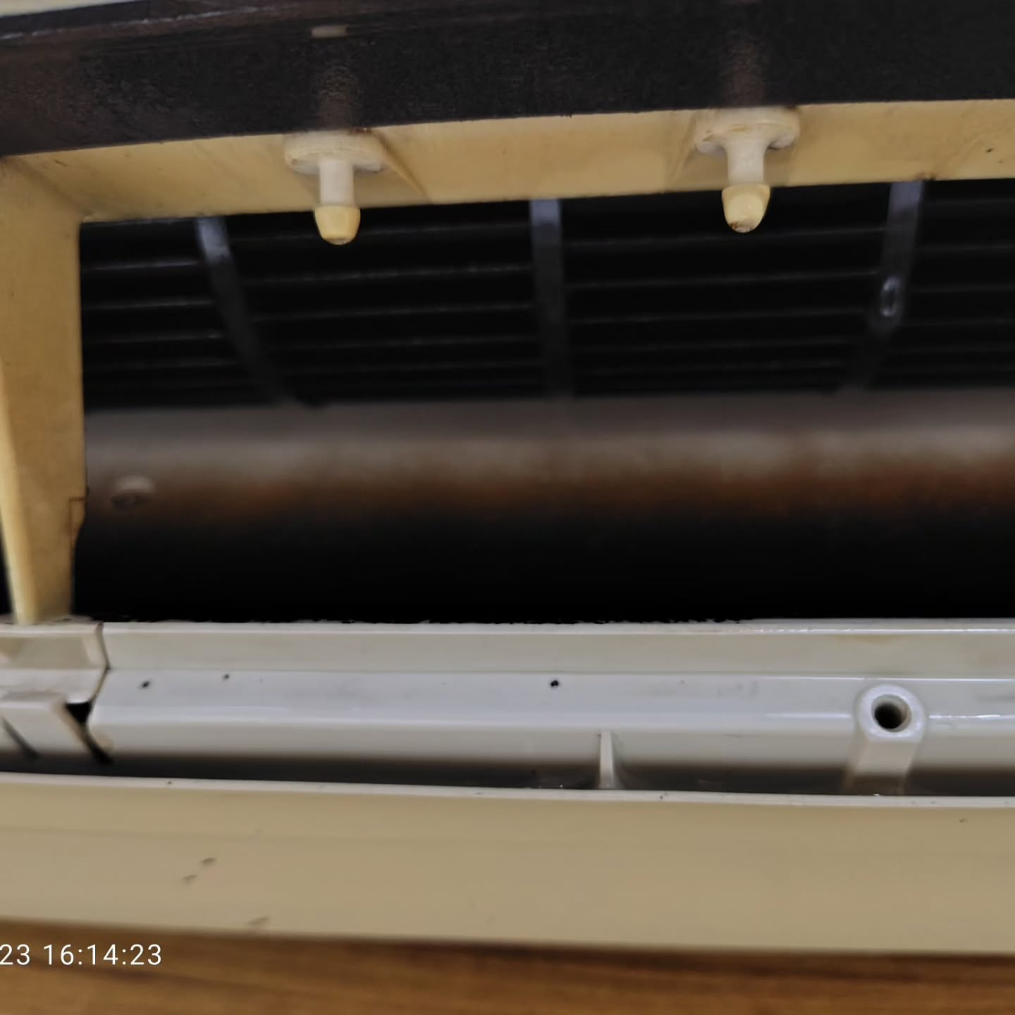本日は、夕方から思い出のある工場でエアコンクリーニングの作業...