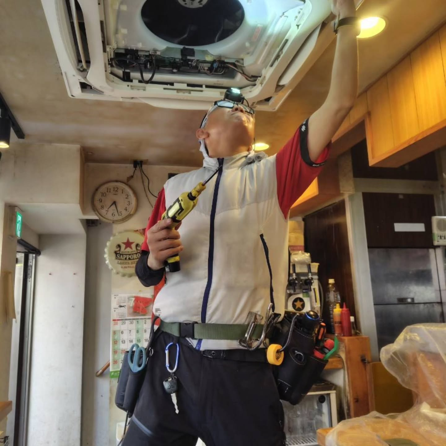 ラーメン店のエアコン、清潔ですっきりした風に!