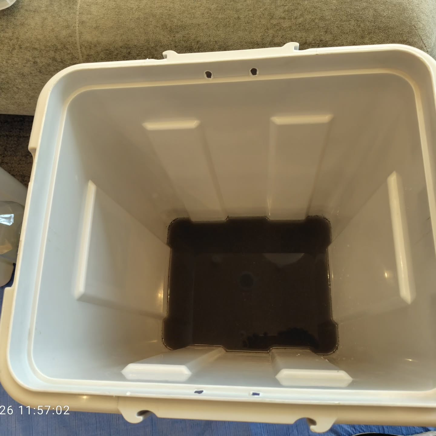 今日の午前中は、歯科医院の業務用エアコンクリーニングを行いま...