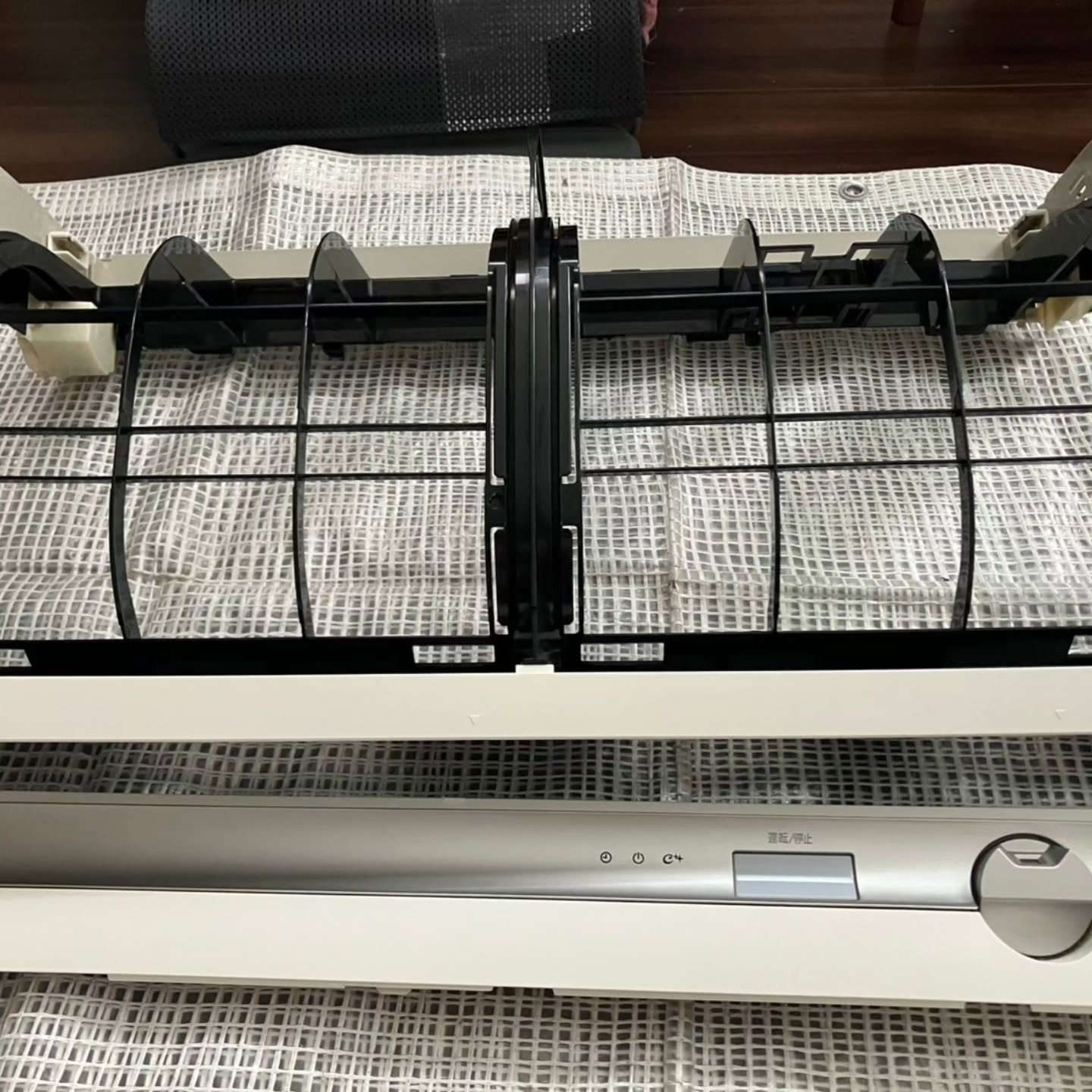 エアコンのお掃除機能だけでは不十分かも？