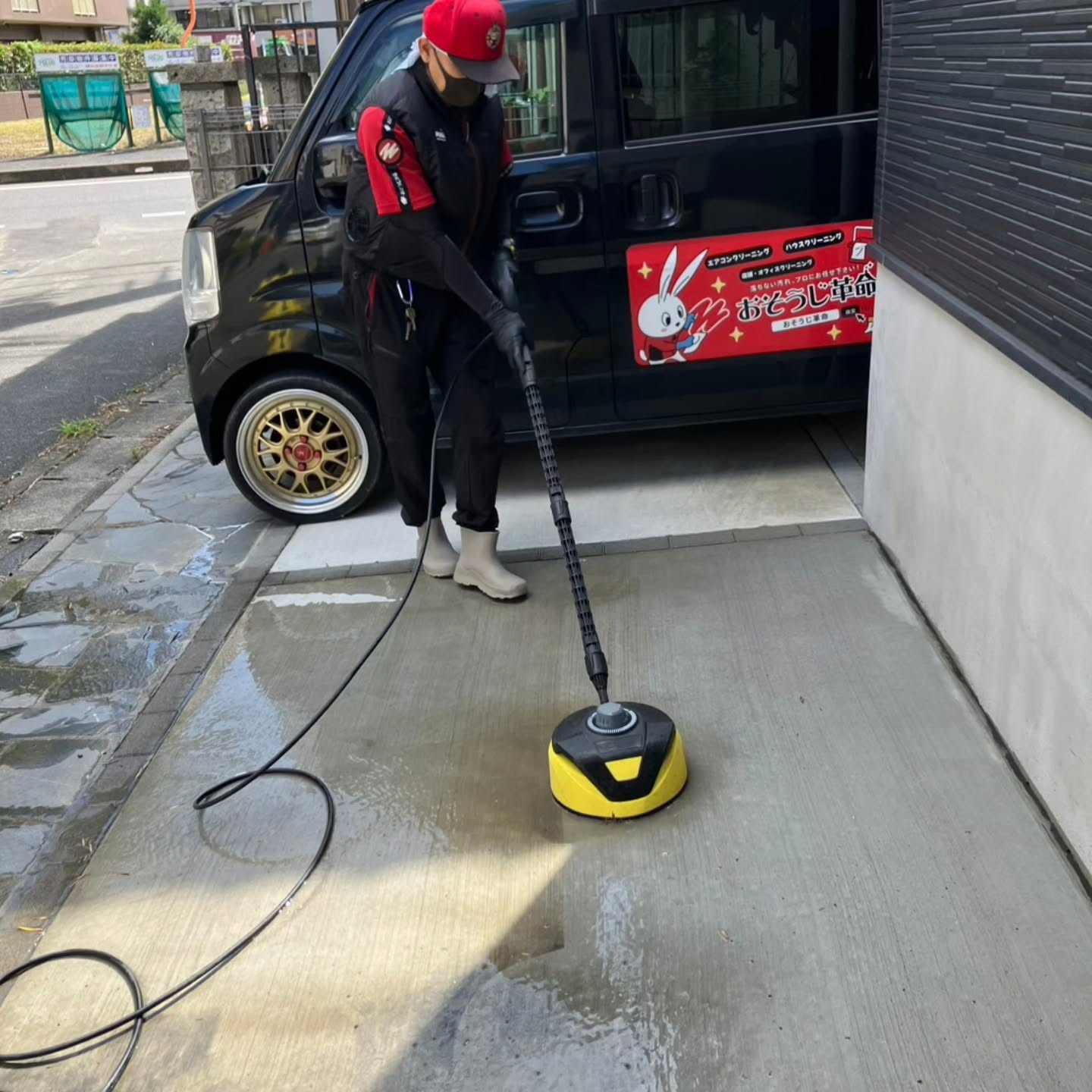 お気に入りの駐車スペースが輝きを取り戻しました。