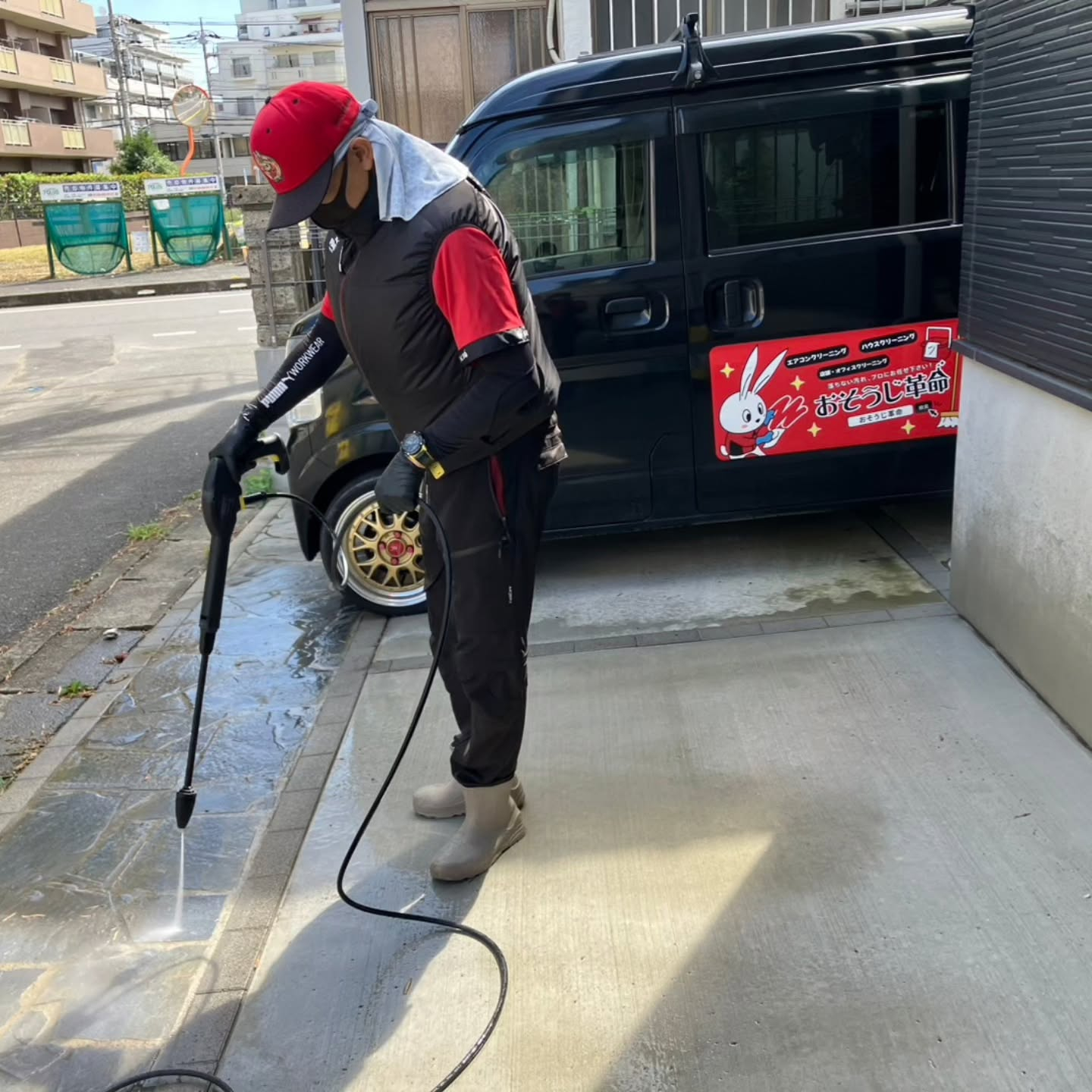 お気に入りの駐車スペースが輝きを取り戻しました。