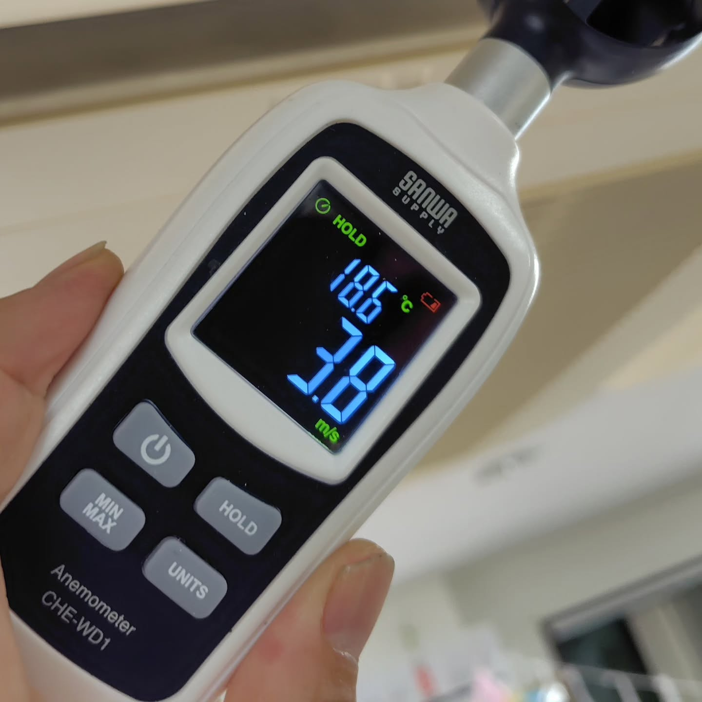 プロのエアコンクリーニングは、店舗やオフィスにおいて多くのメ...