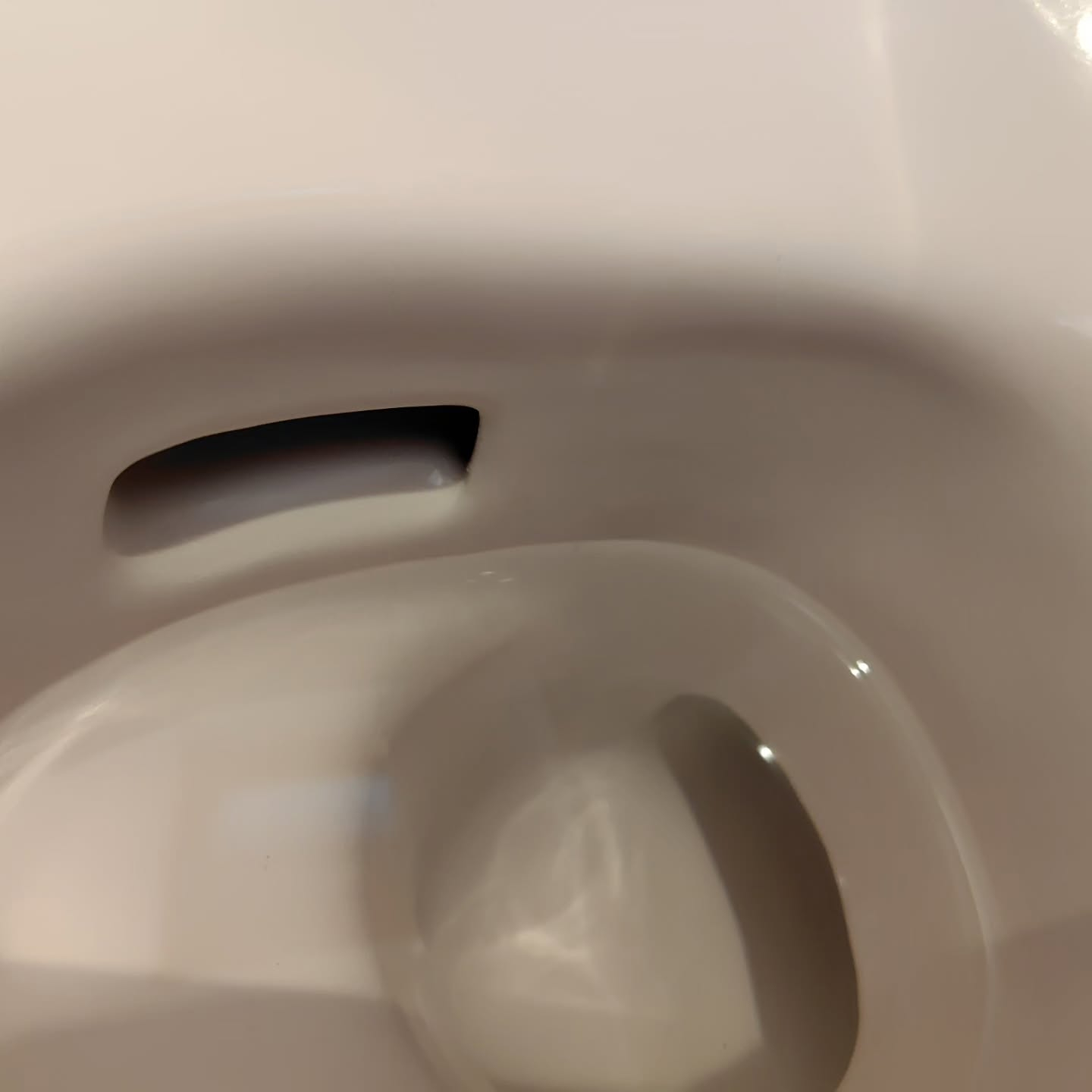 トイレ掃除が苦手でも、効率的にできる方法をご紹介します。