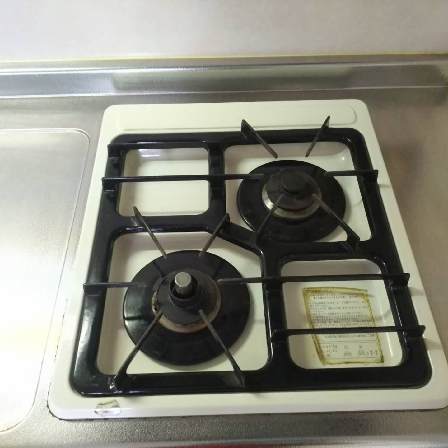 キッチンをいつもピカピカに保つための秘訣をご紹介します。