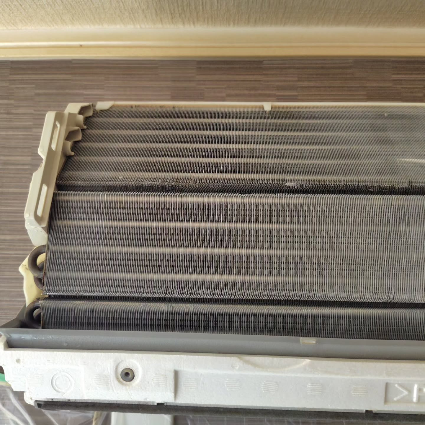 エアコンの中の空気が重たい？
