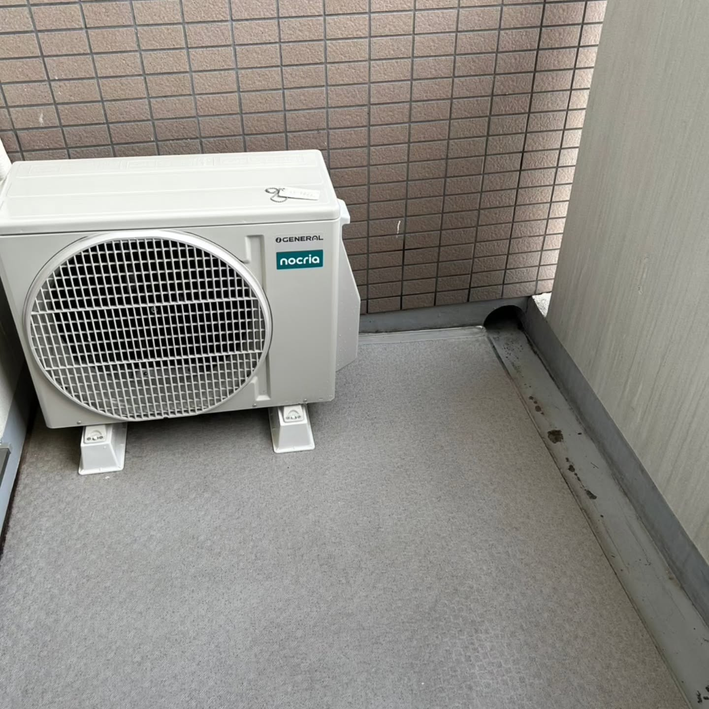 ベランダに鳥の痕跡が気になる方へ。