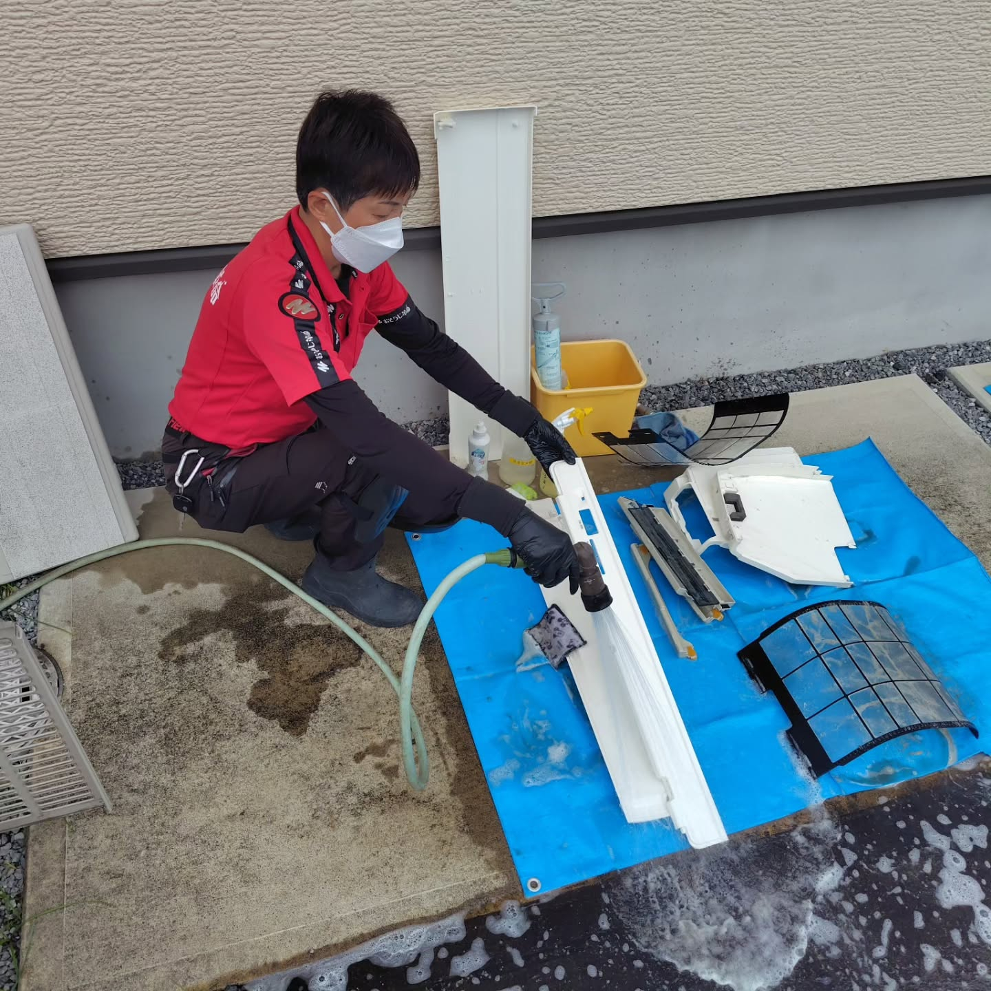 たった3年で、エアコン内部の汚れは驚くほど溜まるものです。