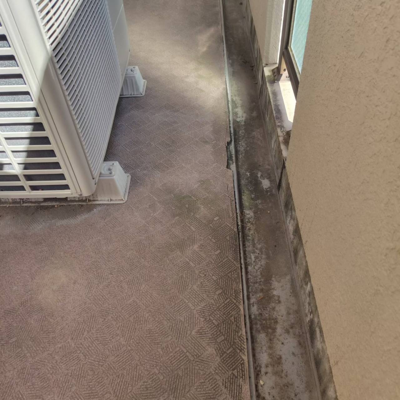 ベランダの排水口、しっかりチェックしていますか？
