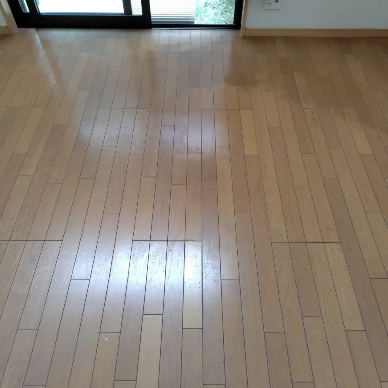 今回の主役は床の艶出し。