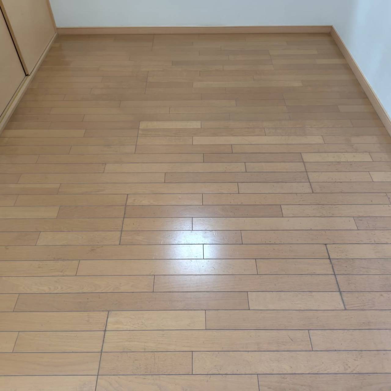 今回の主役は床の艶出し。