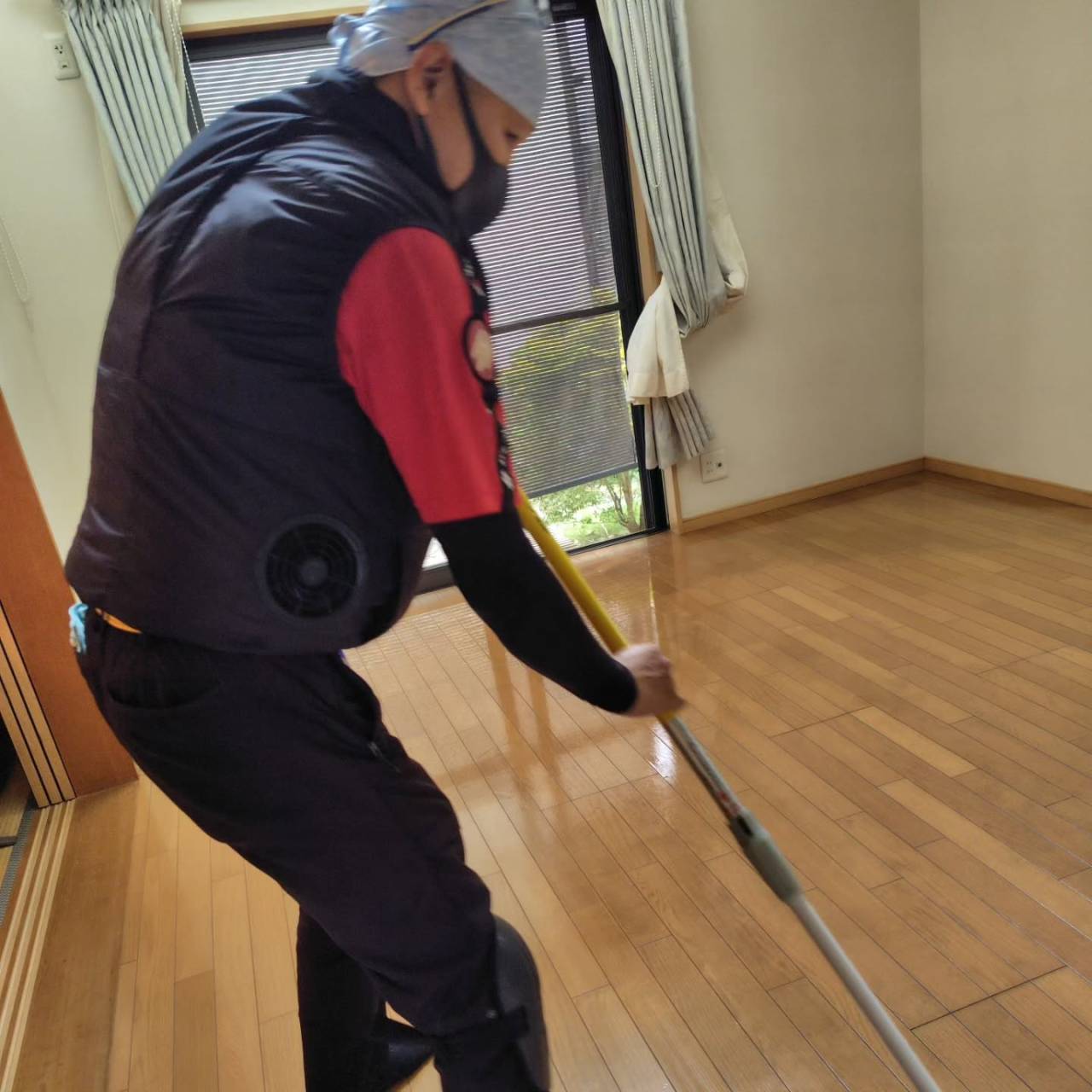 今回の主役は床の艶出し。