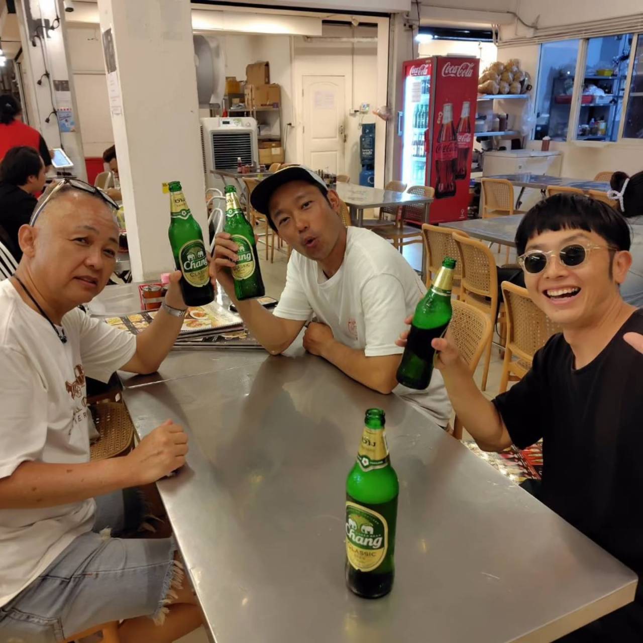 偶然の再会で食事を共に。